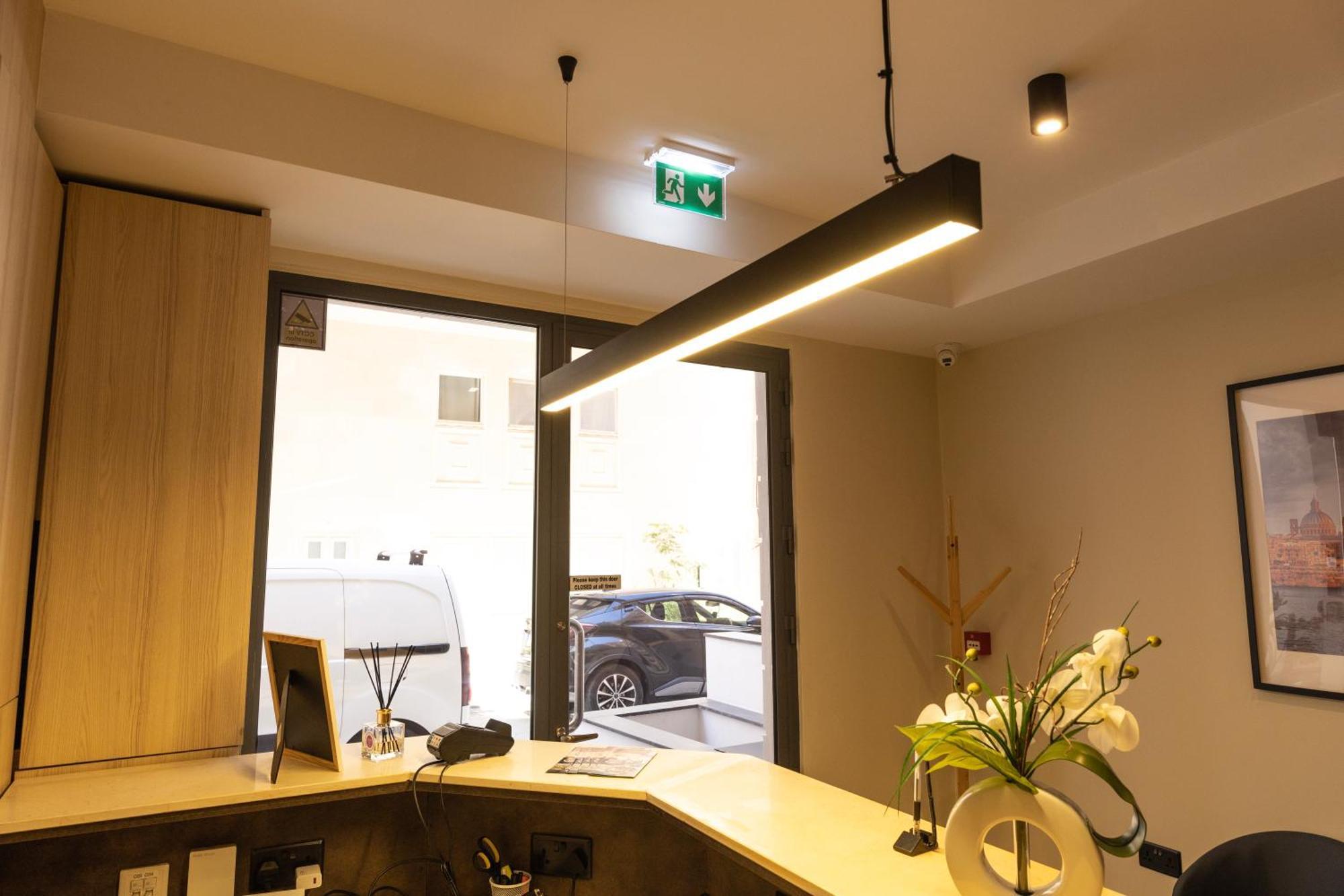 East Sliema Suites Екстериор снимка